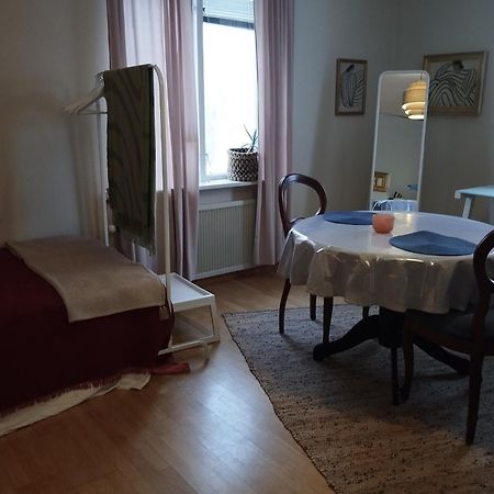 Centrala Stan- 2-Rums Gaestsvit, Perfekt Foer Kollegor Som Oenskar Separata Rum Umeå Dış mekan fotoğraf