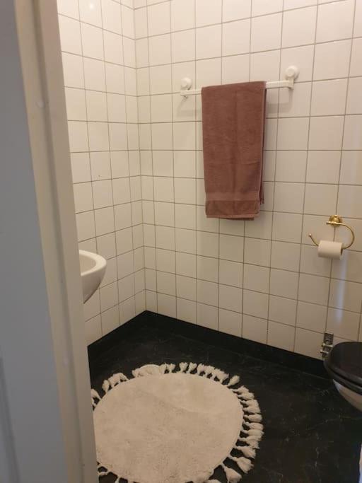 Centrala Stan- 2-Rums Gaestsvit, Perfekt Foer Kollegor Som Oenskar Separata Rum Umeå Dış mekan fotoğraf