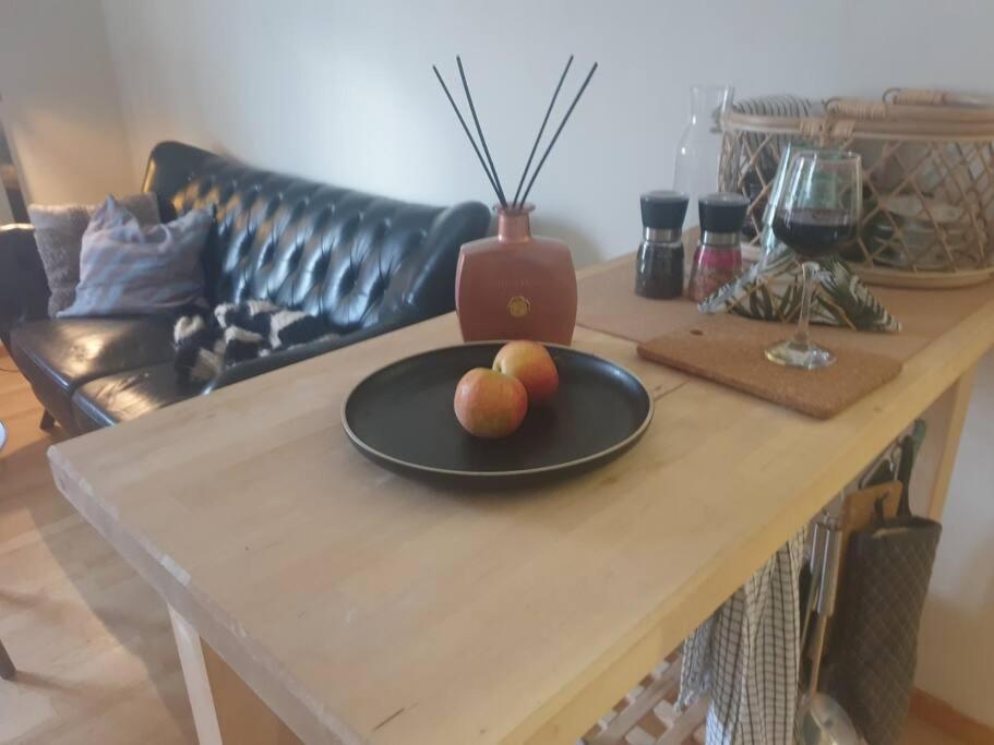 Centrala Stan- 2-Rums Gaestsvit, Perfekt Foer Kollegor Som Oenskar Separata Rum Umeå Dış mekan fotoğraf